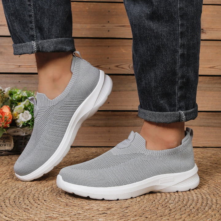 LIGHTWEIGHT SHOES FOR MEN