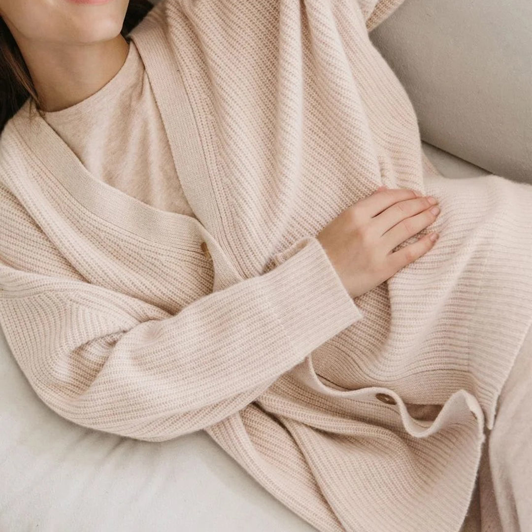 BEAUMONT NICE | GILET À COL EN V RIBBÉ POUR FEMME